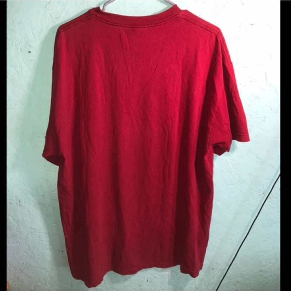 Red Short Sleeve Tee with Graphic Design - Picture 9 of 9